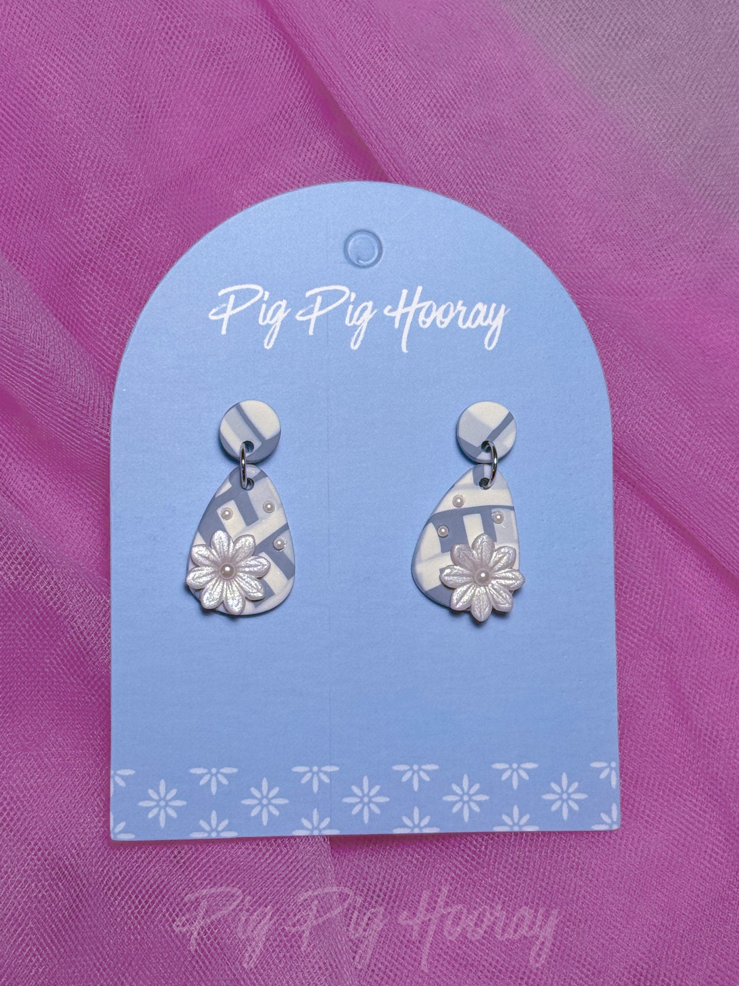Grey Checkered Dangle 7