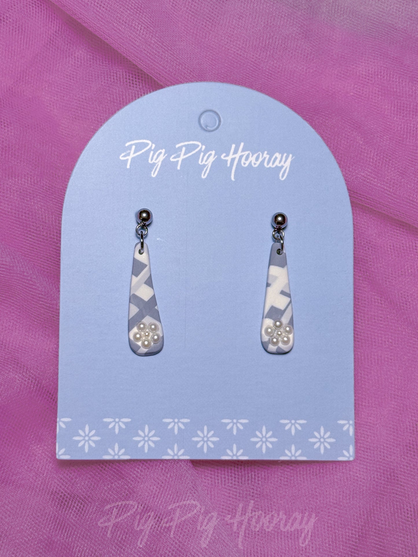 Grey Checkered Dangle 4