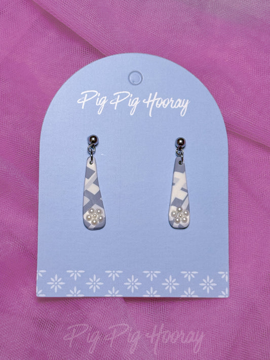 Grey Checkered Dangle 4